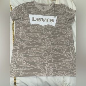 LEVI WOMENS SHIRT ✨
